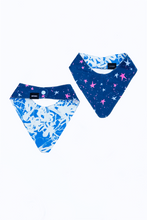Load image into Gallery viewer, reversible star print dog bandana